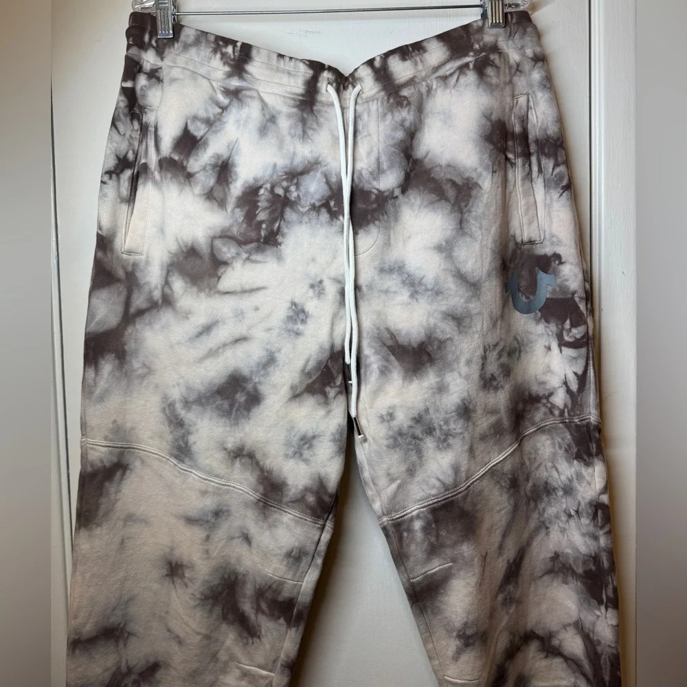 NWT True Religion Men’s Gilden Beige White Cream Tie Dye Jogger Pants Size XL